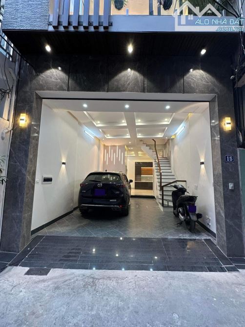 BÁN NHÀ XUÂN THỦY, LÔ GÓC Ô TÔ VÀO NHÀ, 155M2 × 4 TẦNG, MT 10M, 40 TỶ