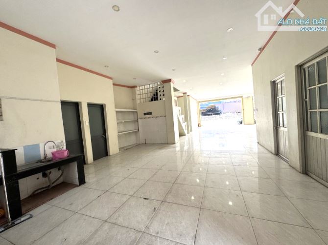 Mặt Tiền Kinh Doanh Sầm Uất – Ngang 8m – 183m² – Doanh Thu 40 triệu/tháng – Chỉ 17.9 tỷ