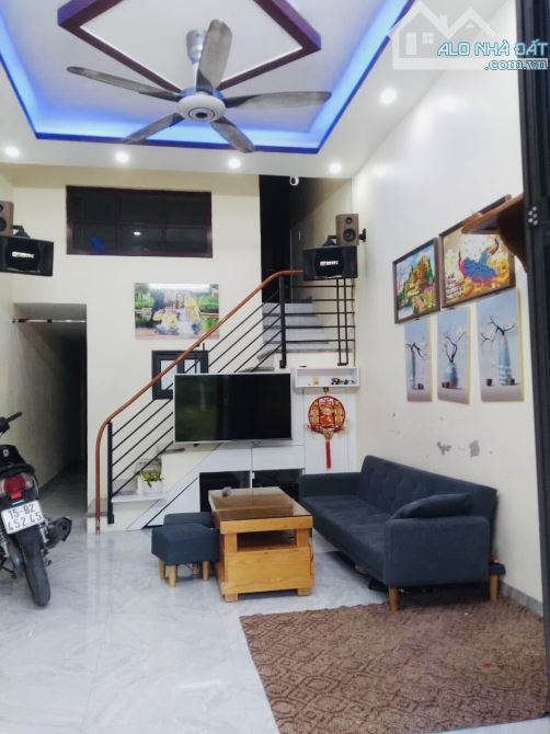 Bán nhà 1,5 tầng 48,8m2 trong ngõ đường Trương Văn Lực, Hùng Vương, Hồng Bàng- 1,55 tỷ