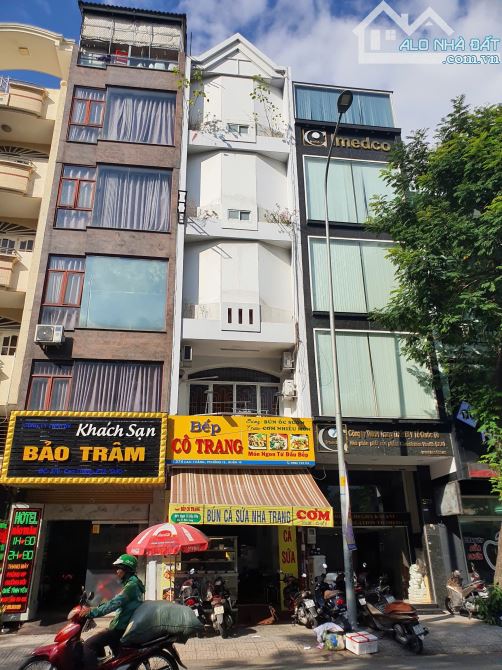 BÁN NHÀ CÓ THANG MÁY – TÔ HIẾN THÀNH, P.15, Q.10 – 71m² – GIÁ 17 TỶ TL