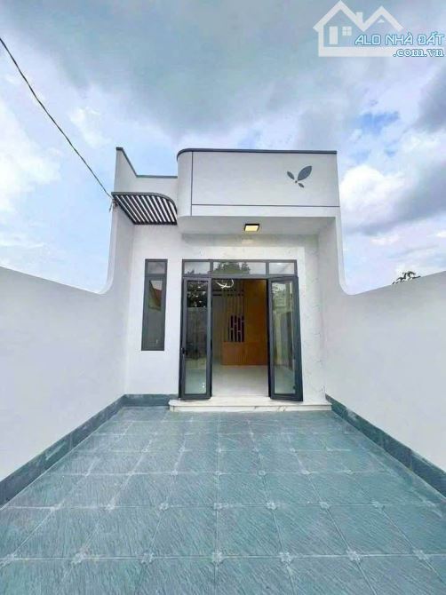 NHÀ CẤP 4 SỔ HỒNG RIÊNG THỔ CƯ 100m2 NGAY PHƯỜNG TÂN TRIỀU 400TR SỞ HỮU
