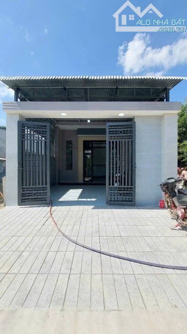 BÁN NHÀ CẤP 4 SỔ HỒNG RIÊNG DIỆN TÍCH 105m2 GẦN CHỢ VĨNH LỘC B 780TRIỆU