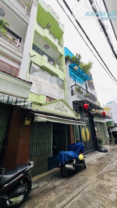 Bình thạnh gần ngã tư hàng xanh, các trường đại học