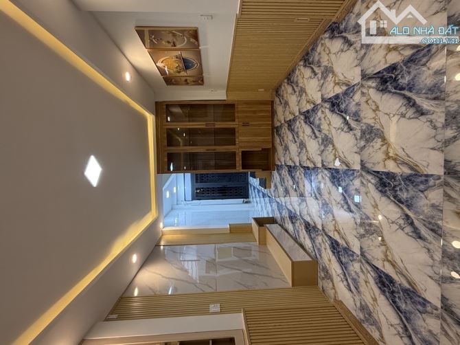 Nhà đẹp 2 mặt tiền, 3 tầng BTCT, 52m2, Dương Bá Trạc, pháp lý chuẩn, SHR, nhỉnh: 5t.ỷ