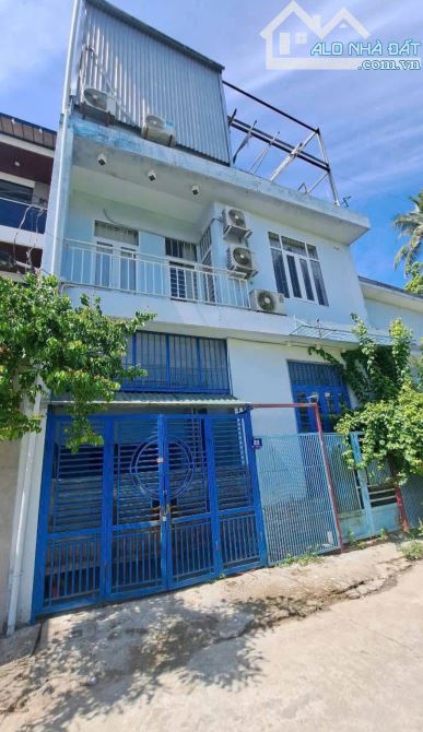 Nhà 3 tầng LẠI THẾ đang Kinh Doanh HOMESTAY giá rẻ chỉ 2,6xx Tỷ