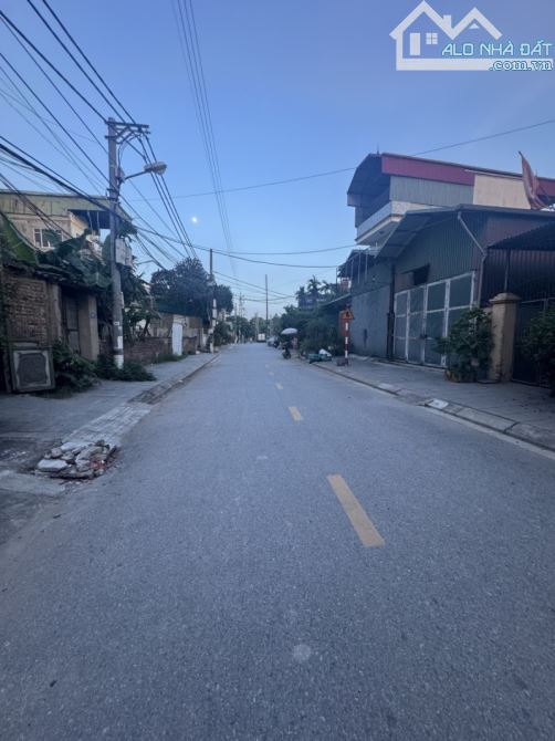 Bán đất phố Thúy Lĩnh, diện tích 100m², mặt tiền 5m, vỉa hè rộng, ô tô tránh Giá chỉ 14,