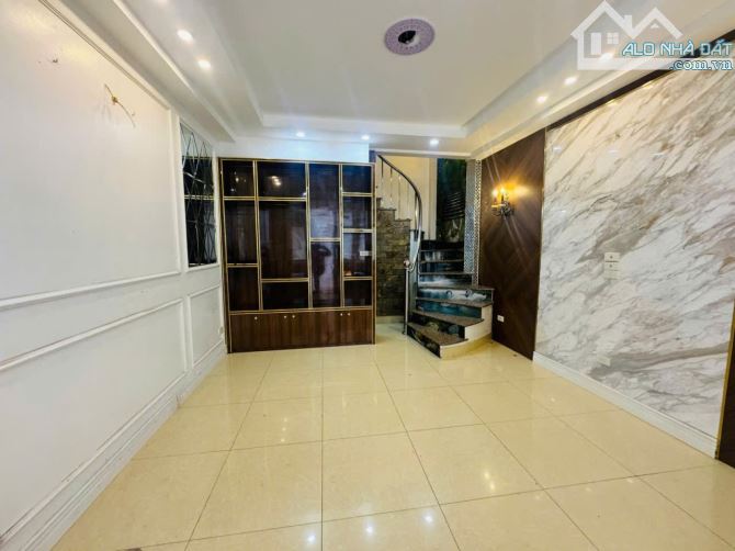 NHÀ ĐẸP - LÔ GÓC - GẦN PHỐ - NGÕ THÔNG - 3 NGỦ- Đào Tấn 25m, 6 tầng, MT 3,5m, nhỉnh 7 tỷ