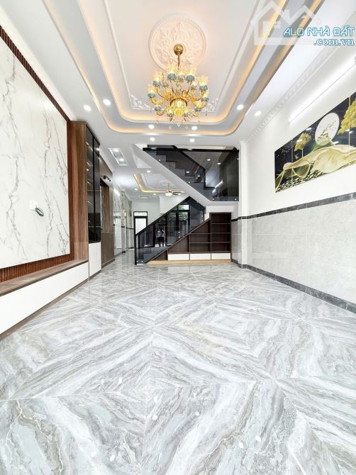 NHÀ 2 TẦNG ĐÚC 79M2, NỞ HẬU TÀI LỘC. Ô TÔ ĐỖ CỬA SÁT MẶT TIỀN DƯƠNG CÔNG KHI ,GẦN CHỢ NGÃ