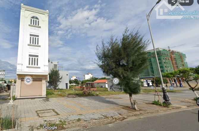 Bán lô đất MT biển đường TRƯỜNG SA , sát bãi tắm Tân Trà DT 100m2 giá 9ty8