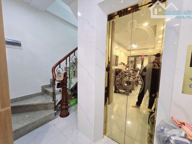 Nhà mới tinh 2024 – 6 tầng – có thang máy chạy vù vù