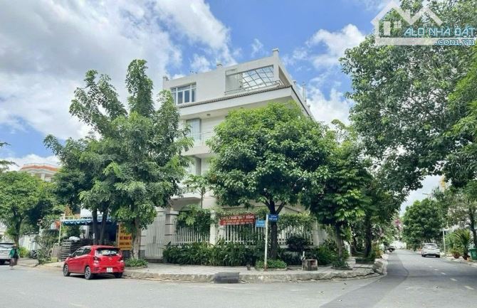 BIỆT THỰ GÓC 2MT KĐT AN PHÚ, QUẬN 2 - 12X18.8 (250M2) - HẦMxTRỆTx2 LẦUxST - GIÁ 75 TỶ