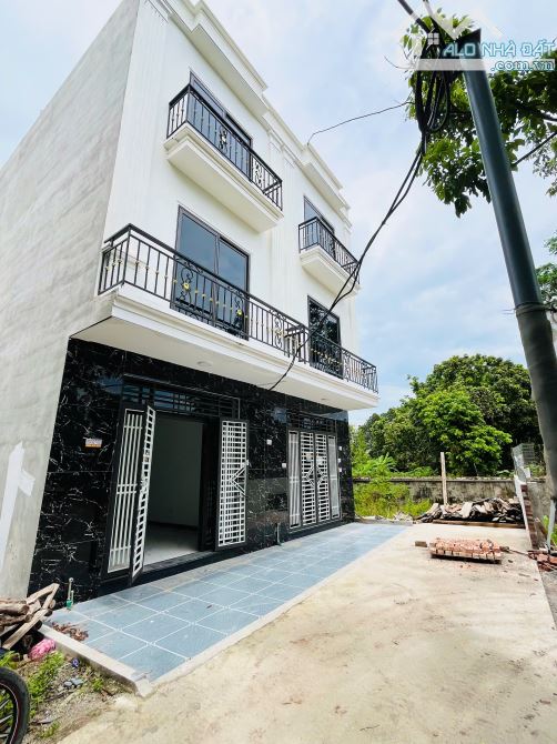 Bán nhà Phượng Đồng, Phụng Châu, Chương Mỹ. 58m2x3T, ô tô đỗ cửa, dân xây độc lập