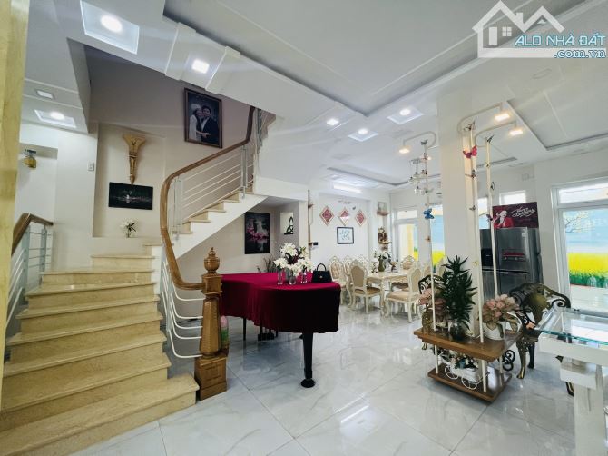 BÁN CĂN BIỆT THỰ VIP TRONG KHU BIỆT THỰ KIẾN TẠO VŨNG TÀU - GẦN BIỂN BÃI SAU - 25 TỈ TL