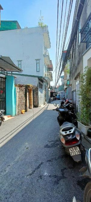 NHÀ DÂN QUỲNH ĐÔ 30M2, MẶT TIỀN Ô TÔ, 3 TẦNG CHỈ VỚI 3.x TỶ TIỂU HỌC