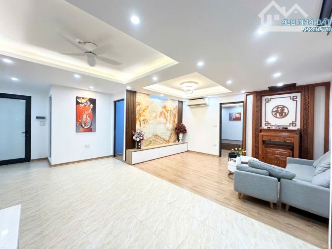 CẦN BÁN gấp căn hộ chung cư 85 m2,2 PN tòa CT3 mặt đường Dương Đình Nghệ