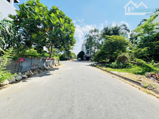 Bán nền gốc 2 mặt tiền lộ 2 chiều khu Công An dt 7x18- Giá 7 tỷ