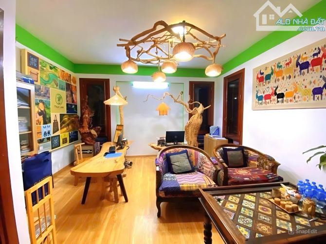 VIP!Bán biệt thự,liền kề-Giảng Võ-Ba Đình-đất vua-lô góc-ôtô tránh-145m-5 tầng-mặt tiền 9m