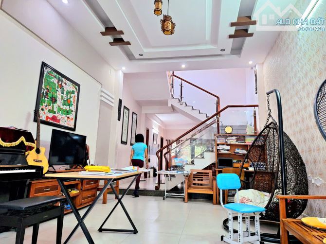 💥 Bán Nhà 2 tầng Mặt tiền đường 7m5 Lý Triện, Thanh Khê - DT 105m2 - Chỉ hơn 8 tỷ