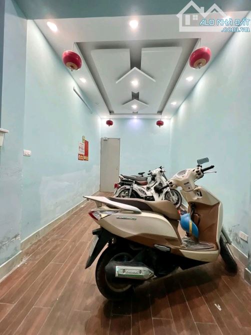 CCMN KHƯƠNG ĐÌNH 9 PHÒNG KHÉP KÍN FULL ĐỒ, DOANH THU HƠN 30TR/THÁNG, 2 THOÁNG, Ô TÔ, 8.25T