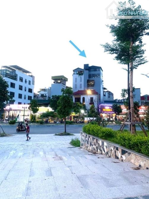 SIÊU BIỆT THỰ ĐẲNG CẤP NGỌC THỤY – BỒ ĐỀ – LONG BIÊN   Diện tích: 170m² – 7 tầng thang