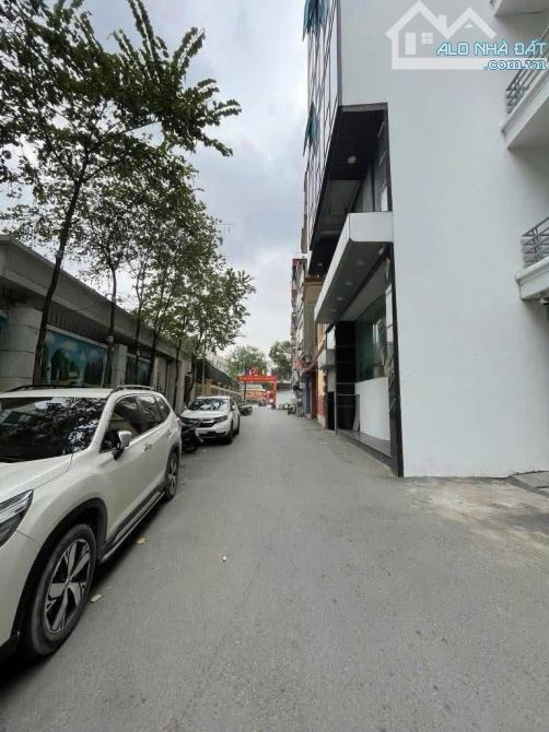 Bán nhà trung tâm Hoàng Mai_60m2_hơn 14 tỉ_ô tô vào nhà_ngõ thông_full nội thất_ở sướng