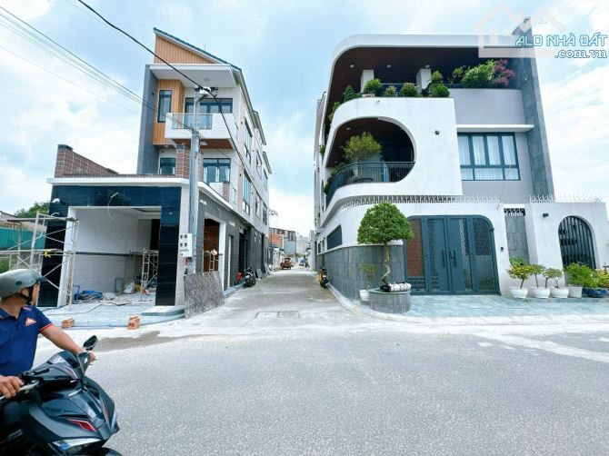 D071 Duy nhất 1 Lô MT buôn bán gần chợ kp 6 Trường CĐYT ĐN P.Tân Biên GX Hà Nội -Giá chỉ 2