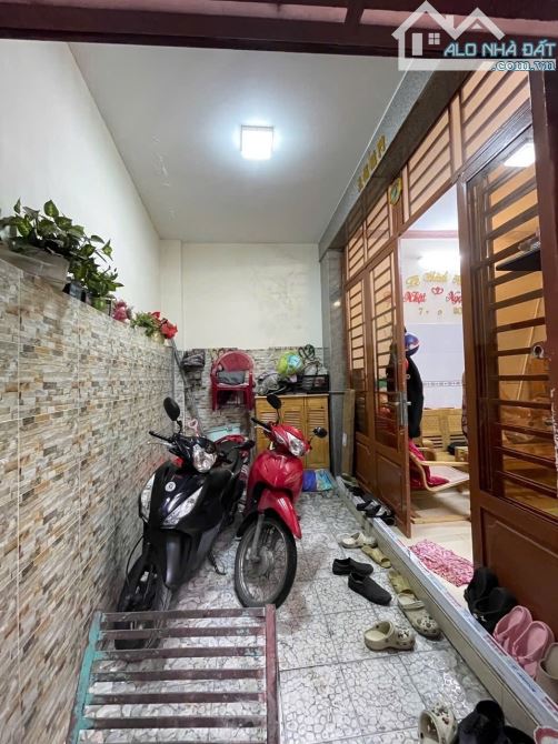 Nhà Cầu Số 3 Lưu Hữu Phước giá ngộp, 44m2 shr 3.55tỷ bớt lộc.