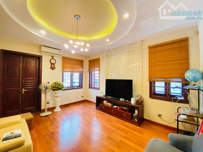 Cần bán phân lô, ô tô tránh, thang máy, kinh doanh, Nguyễn Như Uyên, 114m2, 5x tỷ