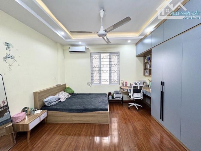 cần bán NHÀ đổi sang chung cư - Trung tâm làng Phú Diễn - 20.2 tỷ- 215m2 - có dòng tiền