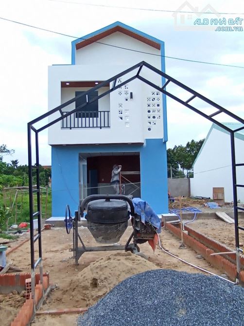 Bán nhà lầu hẻm xe hơi đường hùng vương xã vĩnh thanh