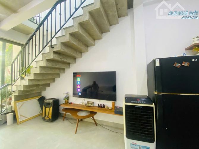 🏡BÁN NHÀ ĐẸP 2 TẦNG–NGUYỄN VĂN HUỀ-VỊ TRÍ TRUNG TÂM THANH KHÊ–ĐÀ NẴNG🏡