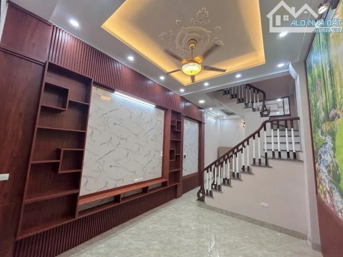 VIP KHƯƠNG TRUNG THANH XUÂN - 10M RA MẶT PHỐ - KD SẦM UẤT - KHU VỰC HIẾM NHÀ BÁN