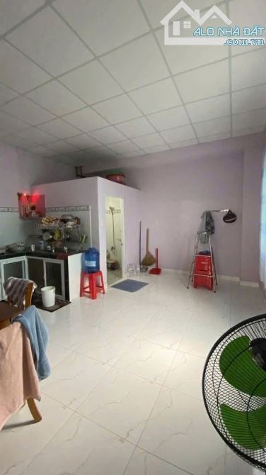 Chủ ngộp cần ra gấp căn nhà 100m2 5*20 có hoàn công đường xe hơi tại Cần Giuộc