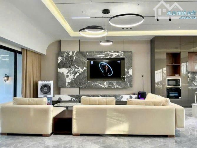 Bán toà văn phòng 8 tầng mới 100% đường 3 tháng 2 gần Nguyễn Tất Thành, Hải Châu.