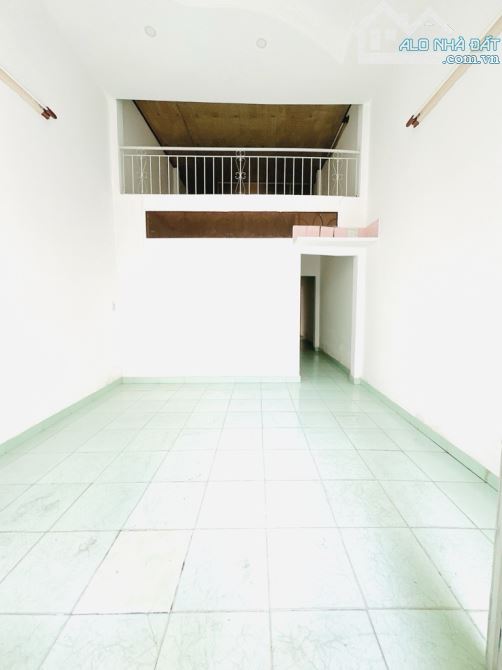 BÁN NHÀ 45,4m2- ngay CHỢ HIỆP THÀNH- hẻm rộng- về Gò vấp vài phút