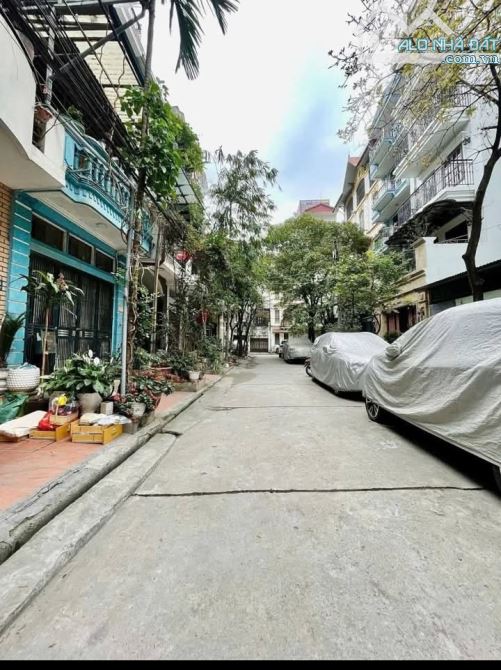Tôi cần bán gấp nhà Tiểu Khu Ngọc Khánh La Thành, 5tầng thang máy.