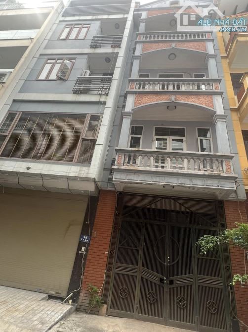 Phùng Khoang 6 tầng giá đầu tư, ô tô  tránh nhau
