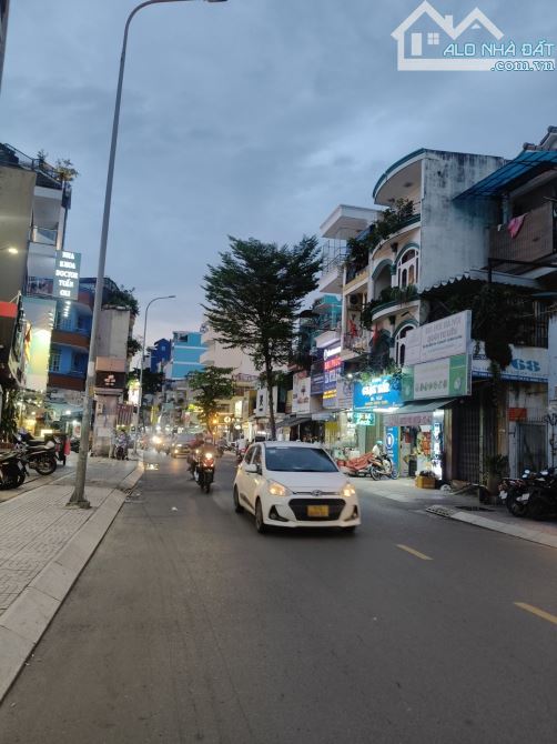 MẶT TIỀN NGUYỄN PHÚC NGUYÊN QUẬN 3 NHÀ C4 NGANG ĐẸP 4.8M VUÔNG A4 TIỆN XÂY MỚI CHỈ 14.9TỶ