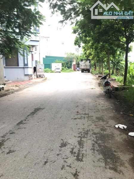 TĐC Lạc Thị, Ngọc Hồi. DT 55m đất, MT: 4.3m, 2 vỉa hè, đường 8m, giá 11.5 tỷ, 2 mặt đường