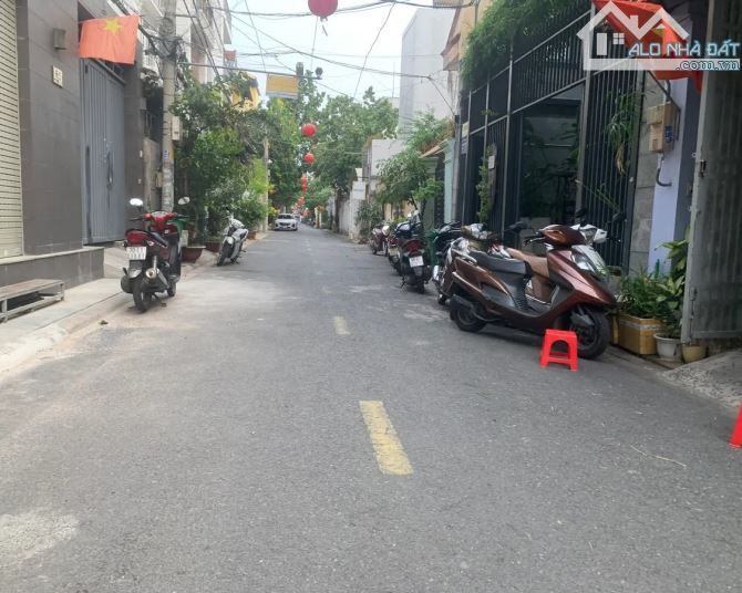 CHỈ 17 TỶ! MT ĐỖ QUANG, THẢO ĐIỀN – 79M² (4X21.8M), 2 TẦNG, SÁT PHỐ ĐI BỘ, HĐT 30TR