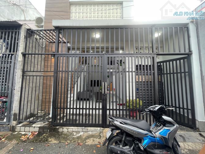 Nhà 1 trệt 1 lầu hẻm thông ô tô P Tam Hiệp giá chỉ 3,299 tỷ