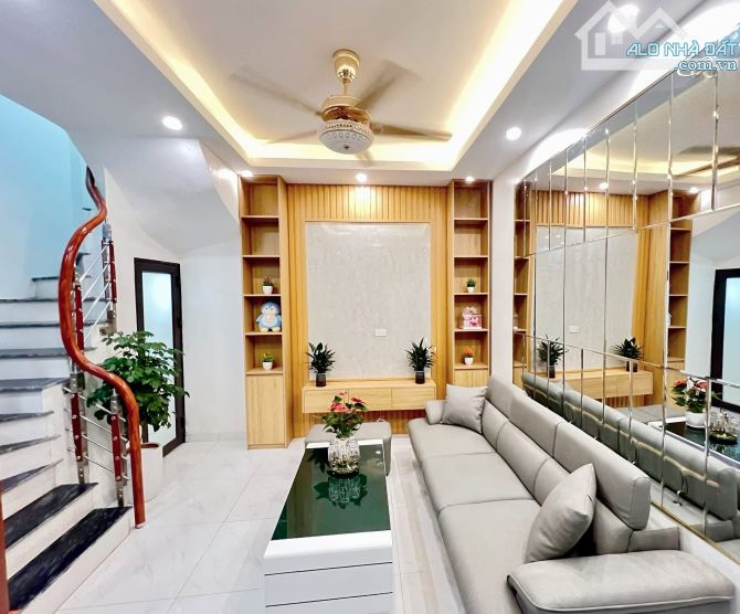 Siêu Hiếm ! BÁN NHÀ VĂN CHƯƠNG ĐỐNG ĐA, 15m Ô TÔ, NGÕ THÔNG, 5T, 3 NGỦ NHÀ ĐẸP Ở NGAY