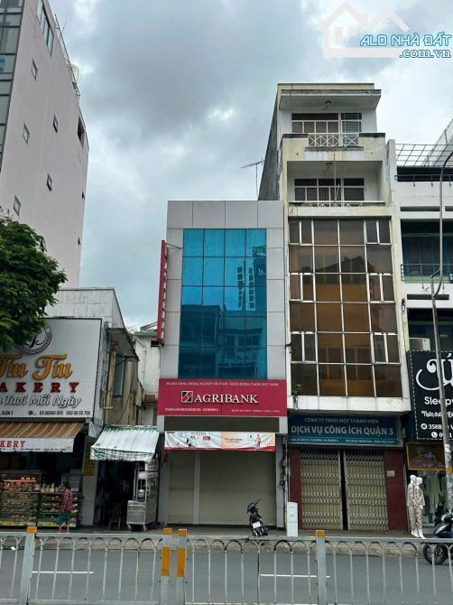 KẸT TIỀN CẦN BÁN GẤP – NHÀ MẶT TIỀN NGUYỄN CƯ TRINH, QUẬN 1 (6x11) HDT: 50tr giá chỉ 24tỷ