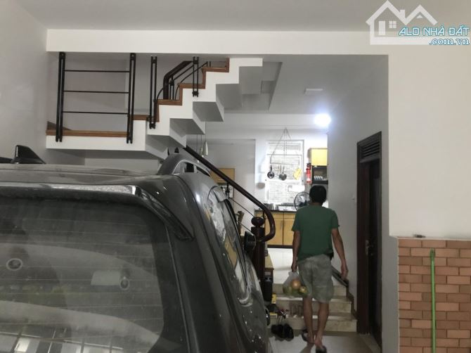 Vị trí đẹp cho an cư, MT Hiền Vương, DT 4x20, Cấp 4 tiện xây mới, khu sang, Giá 12,5 tỷ