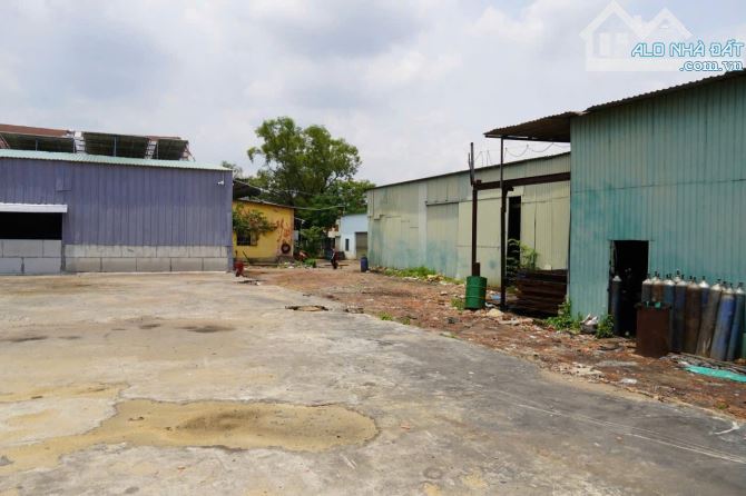 *Cho thuê đất*1800m2 gần Q.L 1A, Phường Linh Trung, Quận Thủ Đức