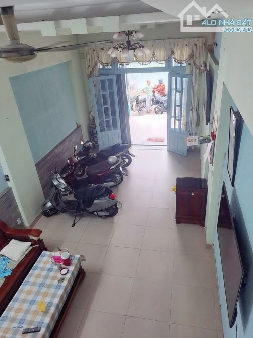 Bán nhà Bình Tân, Quốc Lộ 1A, hẻm xe tải, 85m2, 3 lầu, chỉ nhỉnh 5 tỷ, bao đầu tư