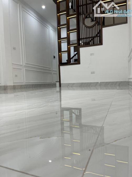 BÁN NHÀ XUÂN LA – TÂY HỒ – NGÕ 2 Ô TÔ TRÁNH – 50M² – 5 TẦNG – 13.5 TỶ