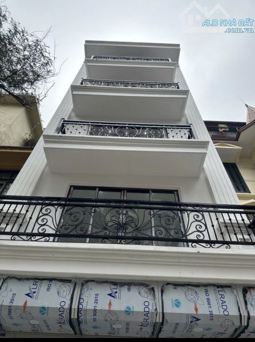 Bán Nhà Thịnh Hào 2 Đống Đa, 48m, 5.5 Tầng, Mt 4.4m, Giá chỉ 11.8 Tỷ