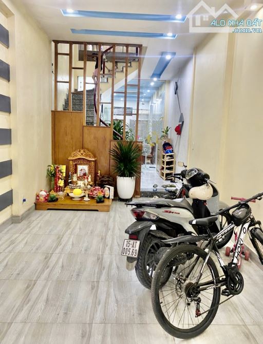 bán gấp căn nhà 60m2 Zá rẻ tại lô 17 Lê Hồng Phong_ thuộc mặt phố tây trung hành