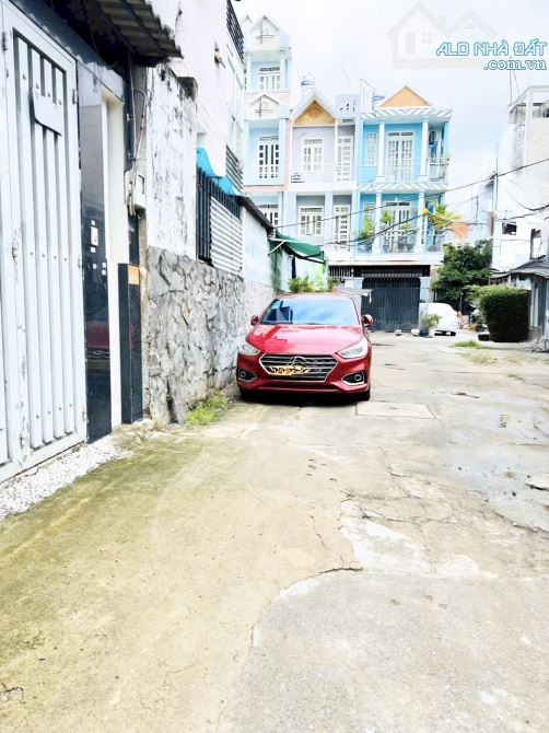 60M² 3Tầng BTCT Hẻm 8M Xe Hơi Ngủ Nhà